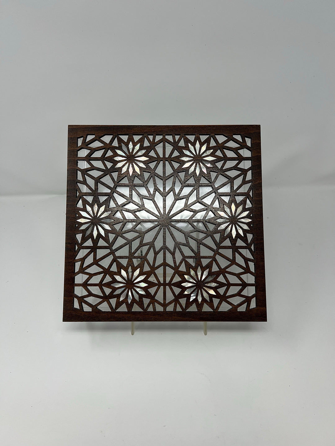 Box with mother of pearl inlay lid
