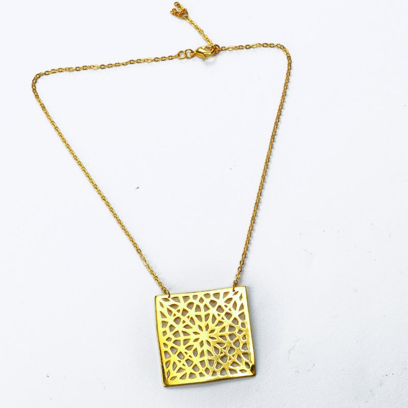 Soutra eightfold necklace